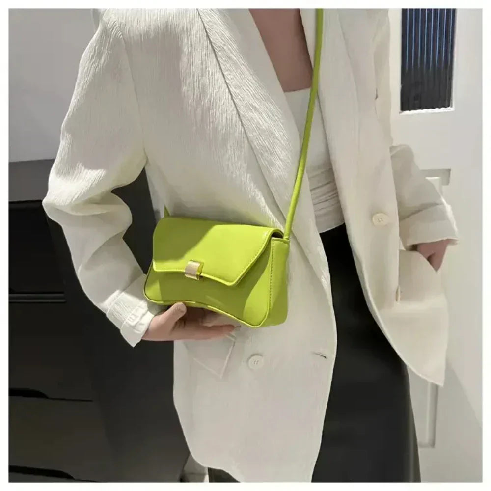 Daphne - Vintage bájos válltáska