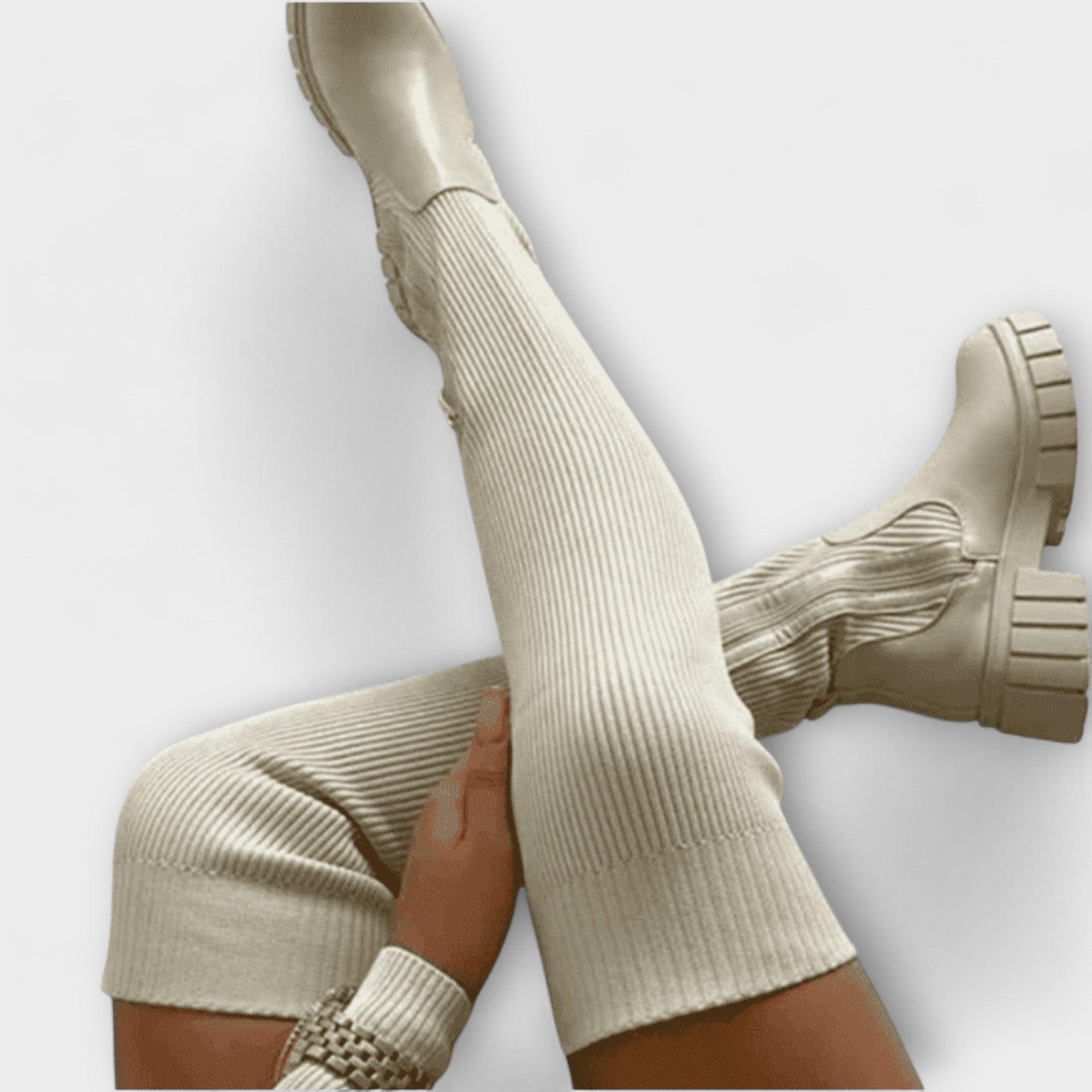 Lureva - Elegáns térdig érő csizma