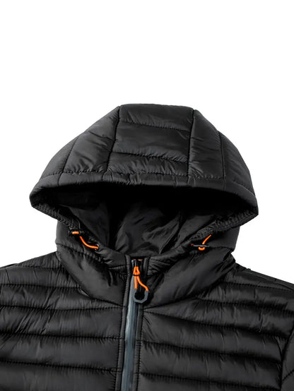 Elegáns pehelykabát kapucnival