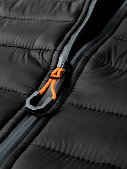 Elegáns pehelykabát kapucnival